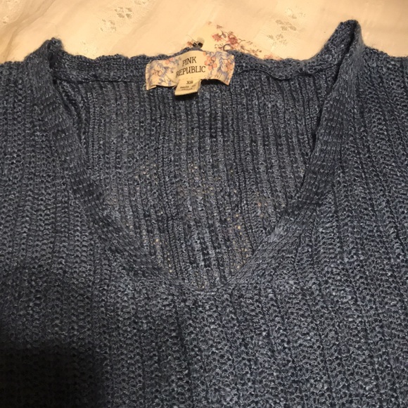 Ladies “Pink Republic” Blue V-Neck Long Sweater - Picture 2 of 12